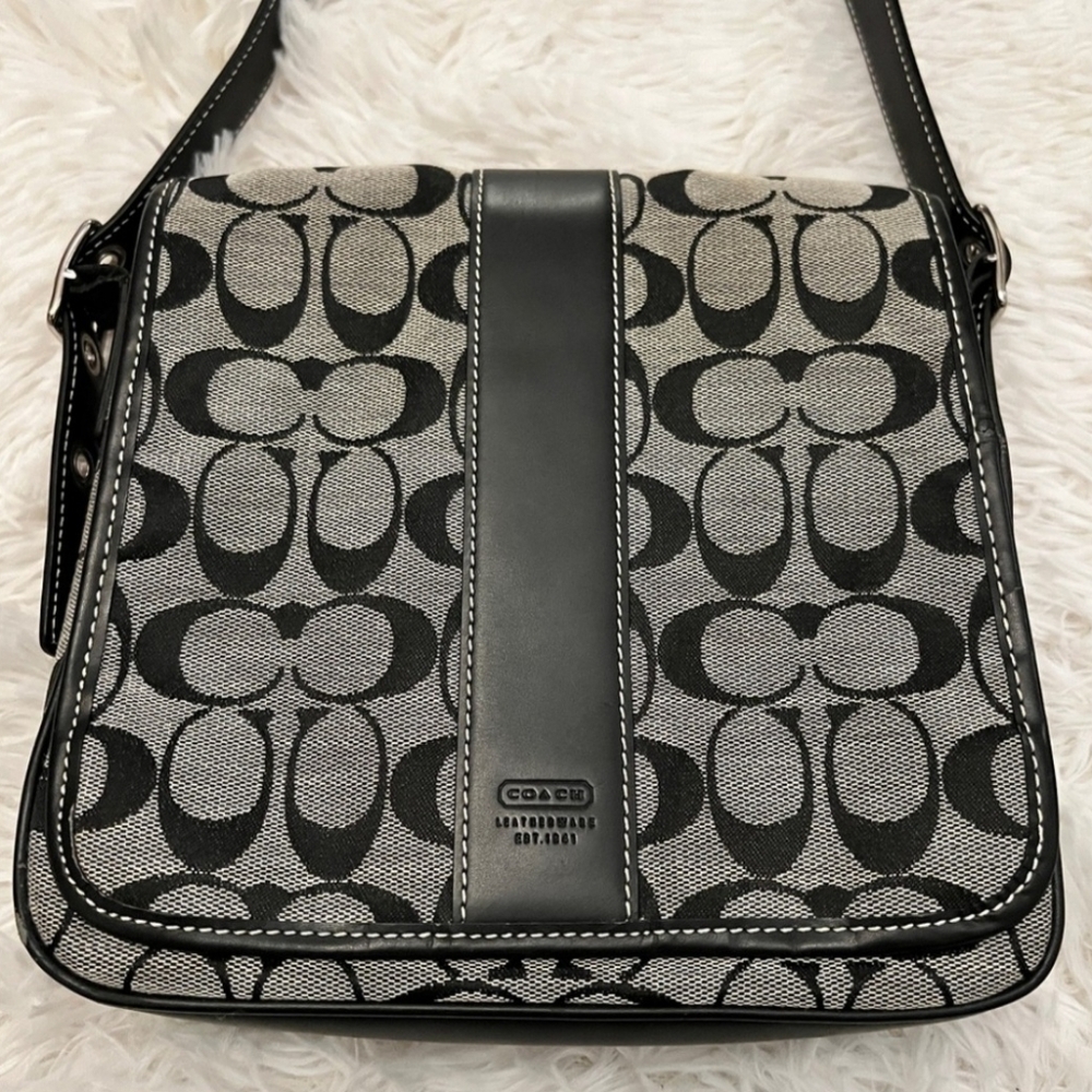 EUC Coach Heritage Stripe Messenger Bag